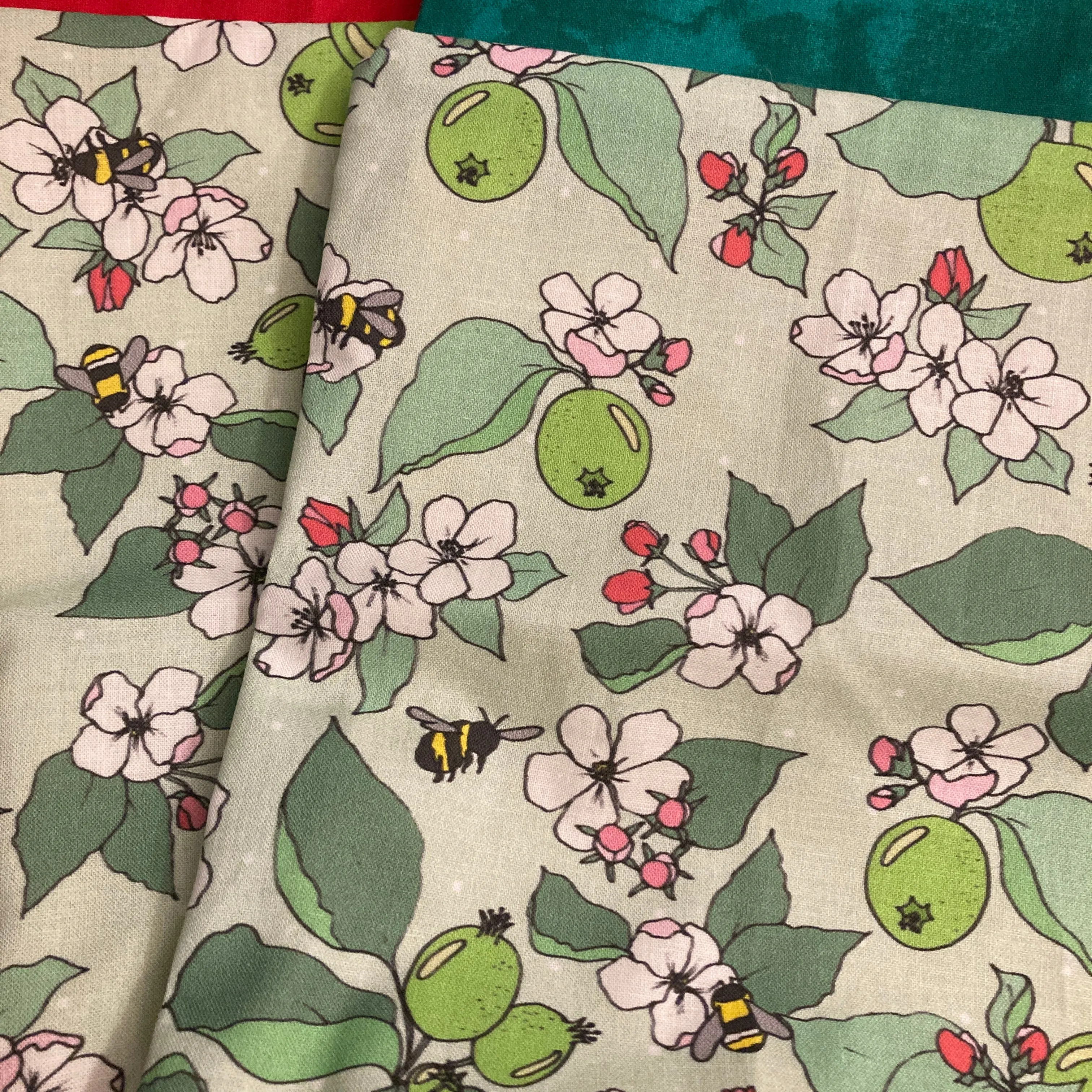 Apples, Bees, & Yummy Treats Too Project Bags