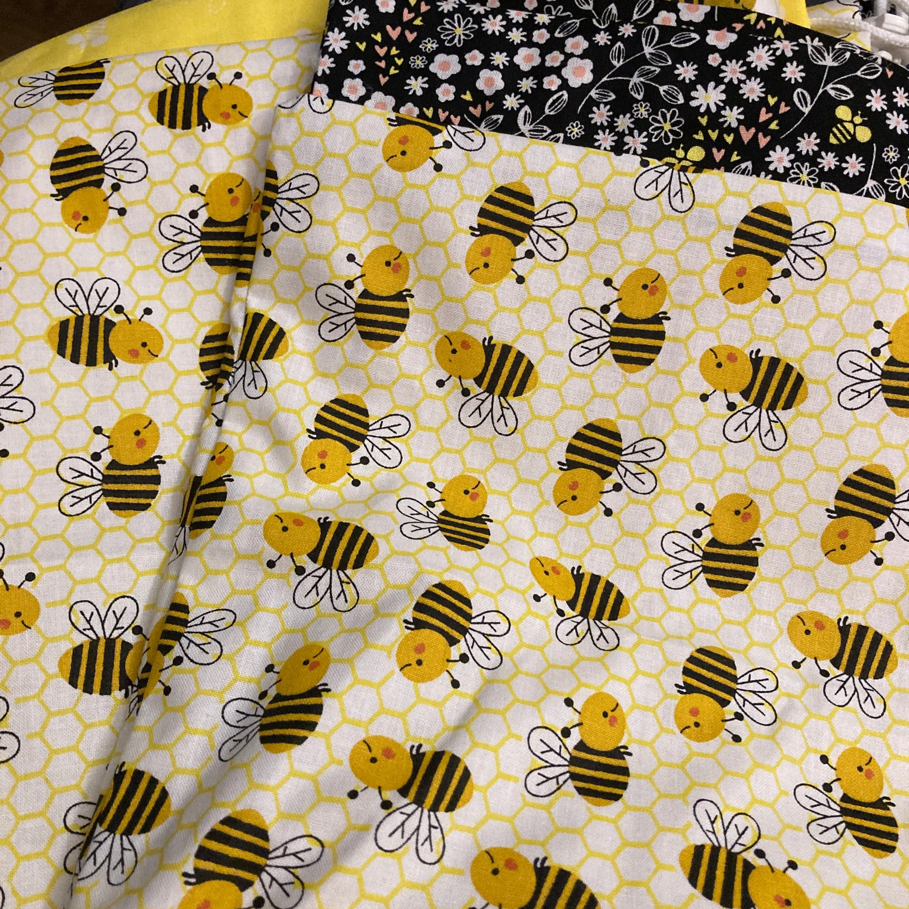 Apples, Bees, & Yummy Treats Too Project Bags