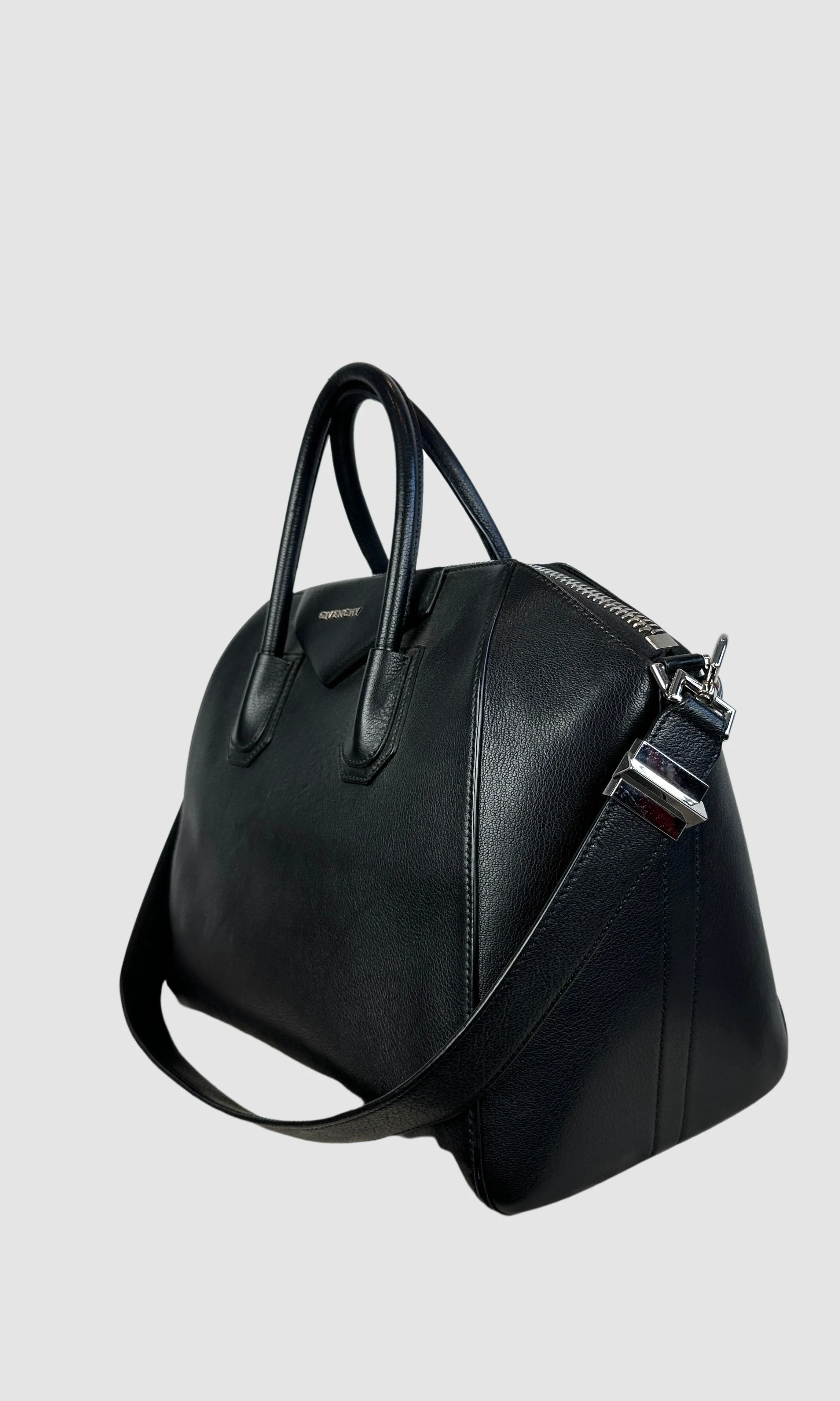 GIVENCHY Medium Antigona Bag  Made in Italy MPB0166